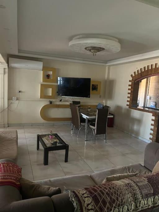 Make Yourself At At Ad Doqi Apartment