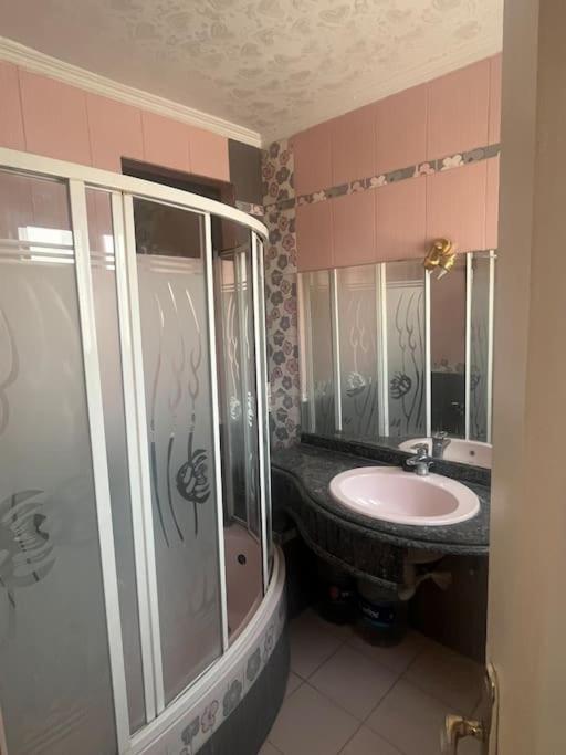 Make Yourself At At Ad Doqi Apartment Cairo